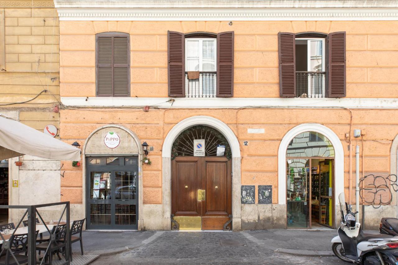 Iflat A Sparkle Of Red In Trastevere Rom Exterior foto